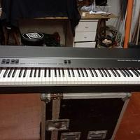 Piano Roland RD 300s