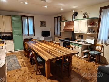 tavolo in legno di cedro americano