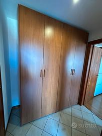 Armadio a quattro ante