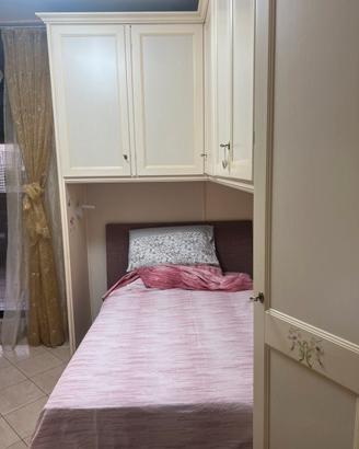 Cameretta come da foto + letto 1/2 con cassettone
