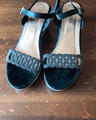 Sandali eleganti.