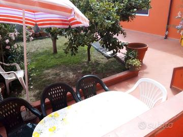 AGOSTO 1-8 e( 22-31) IL GIRASOLE Marina di Carrara
