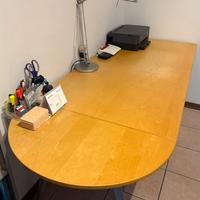 Scrivania e mobili per studio