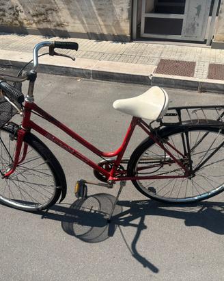 Bianchi femminile anni 70