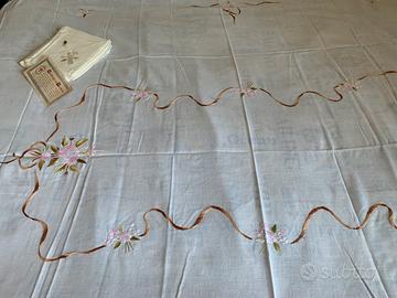 Tovaglia ricami Firenze 165x260 cm e 12 tovaglioli