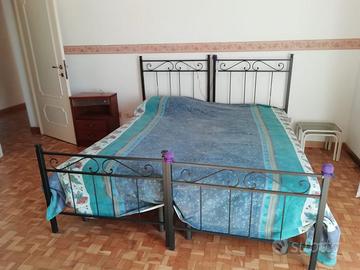 2 Lettini singoli in ferro battuto nero