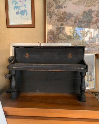 Pianoforte giocattolo d’epoca