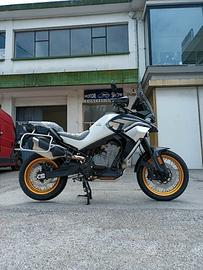 CF MOTO 800 MT EXPLORE STARRY WHITE (CON € 1000 DI
