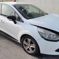 Renault Clio 1500DCI sinistrata