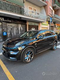 Lynk&Co 01 Nera PHEV