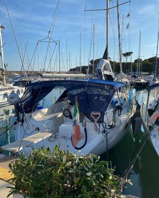 Beneteau 351 pronta alla boa