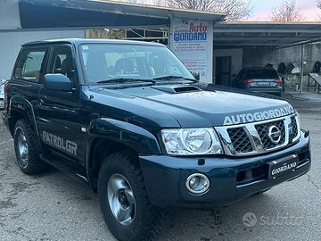 Nissan patrol GR y61 3.0 160 cv autocarro 4 posti