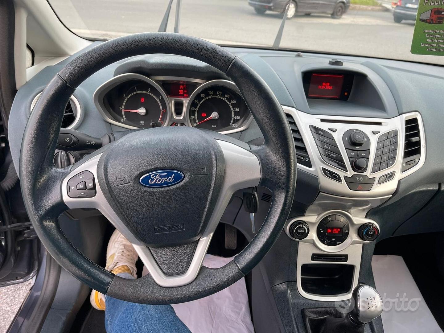 Ford Fiesta 2010 photo 4