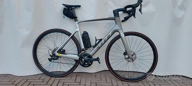 Bici da corsa elettrica Scott Addict 20 eRIDE (21)