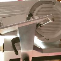 affettatrice a gravità professionale lama 350