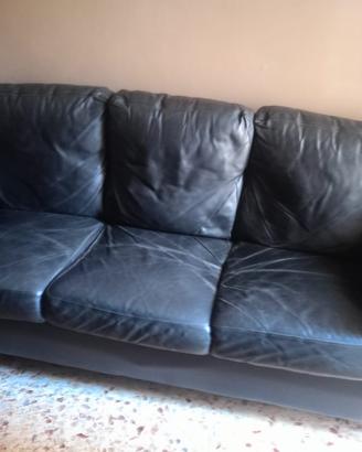 Divano pelle tre posti