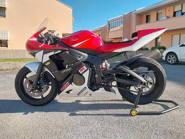 Yamaha yzf R6