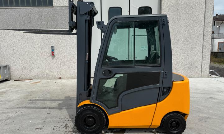 CARRELLO ELEVATORE DIESEL JUNGHEINRICH 20 QUINTALI