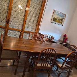 Tavolo da pranzo in legno con 6 sedie