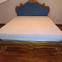 Letto con testiera stile barocco/rococò
