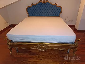 Letto con testiera stile barocco/rococò