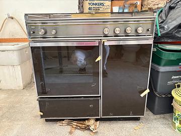cucina in acciaio a gas