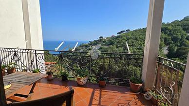 CASA SEMINDIPENDENTE A VIETRI SUL MARE