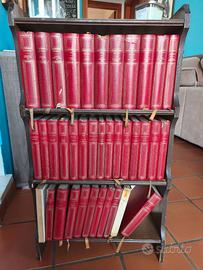 Libreria con raccolta classici