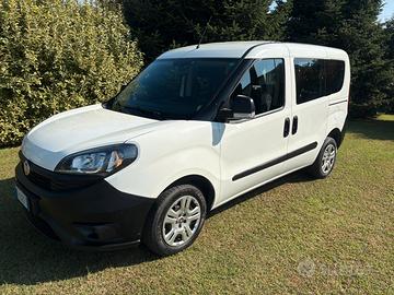 Fiat doblo combi 5 posti