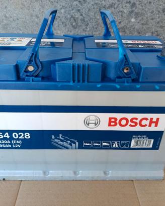 Batteria Bosch S4 95Ah 830A e Olio 46