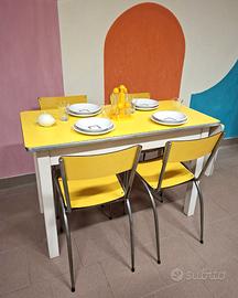 Tavolo in formica gialla con 4 sedie, anni '60