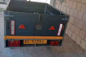 carrello a rimorchio per auto 