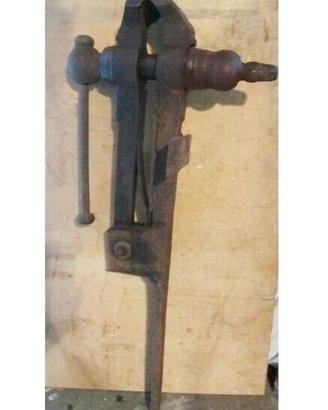 Morsa antica da fabbro con gambo