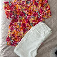 Una camicetta e due pantaloni a zampa Marca SHEIN