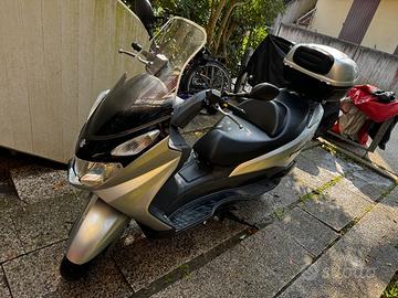 Suzuki Burgman 150 - Km 5600 anno 2004