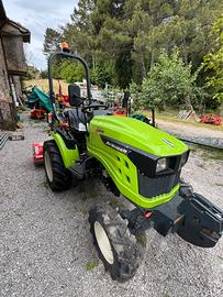 Trattore Avenger 26cv motore Mitsubishi 4WD