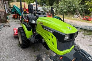 Trattore Avenger 26cv motore Mitsubishi 4WD