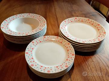 Servizio piatti natalizi in porcellana – 18 pezzi