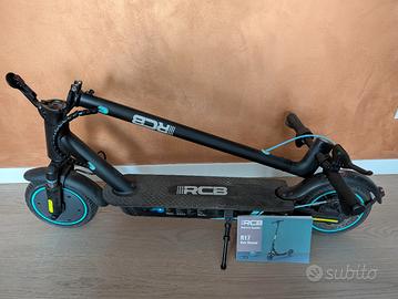 RCB R17 Monopattino Elettrico 