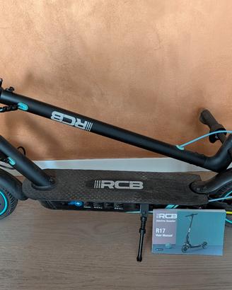 RCB R17 Monopattino Elettrico 