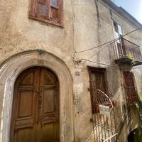 Fabbricato indipendente da ristrutturare