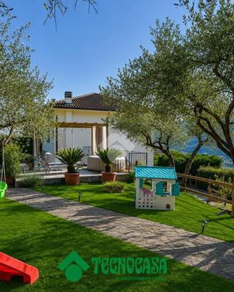 VILLA SINGOLA A PODENZANA