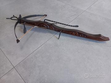 Balestra in legno da collezione