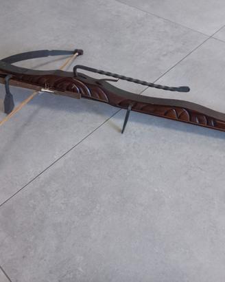 Balestra in legno da collezione