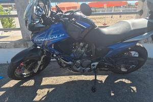 Honda transalp 700