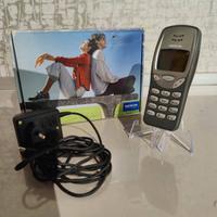 Cellulare NOKIA 3210 + scatola e accessori vintage