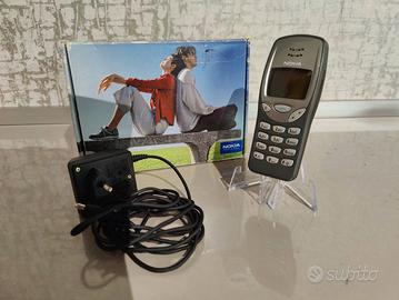 Cellulare NOKIA 3210 + scatola e accessori vintage