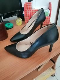 eleganti scarpe modello decollete