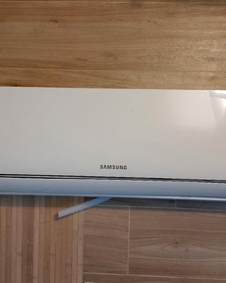 climatizzatore Samsung ar12txhqasix 12000btu