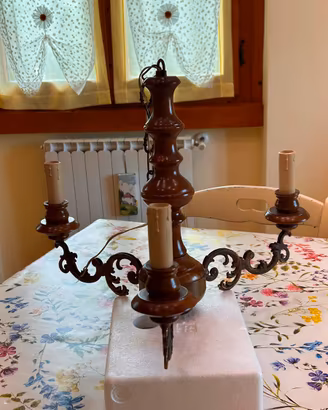 Lampadario a tre luci